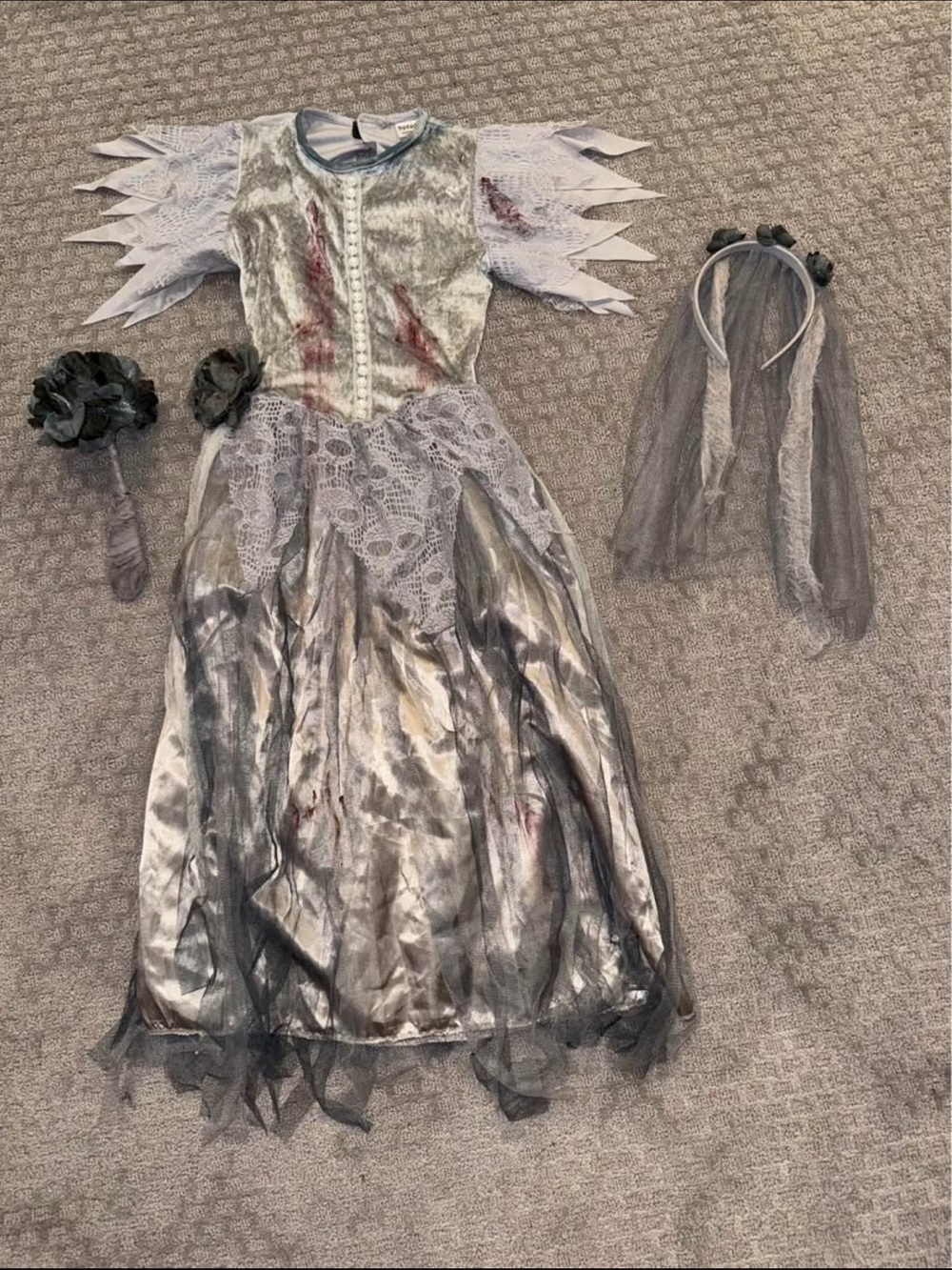 Girls' Gray Haunted Bride Costume Dress with Veil and bouquet